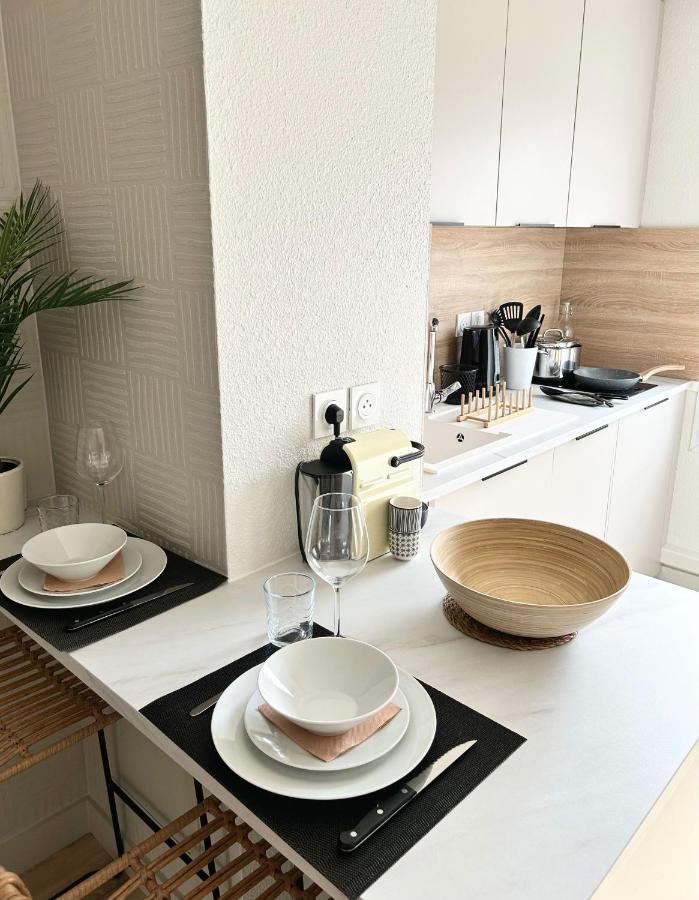 Modern 1 Bdr + Balcony + Free Parking + Ac + Pool Apartment L'Isle-d'Abeau Bagian luar foto